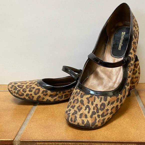 Naturalizer animal print best sale shoes